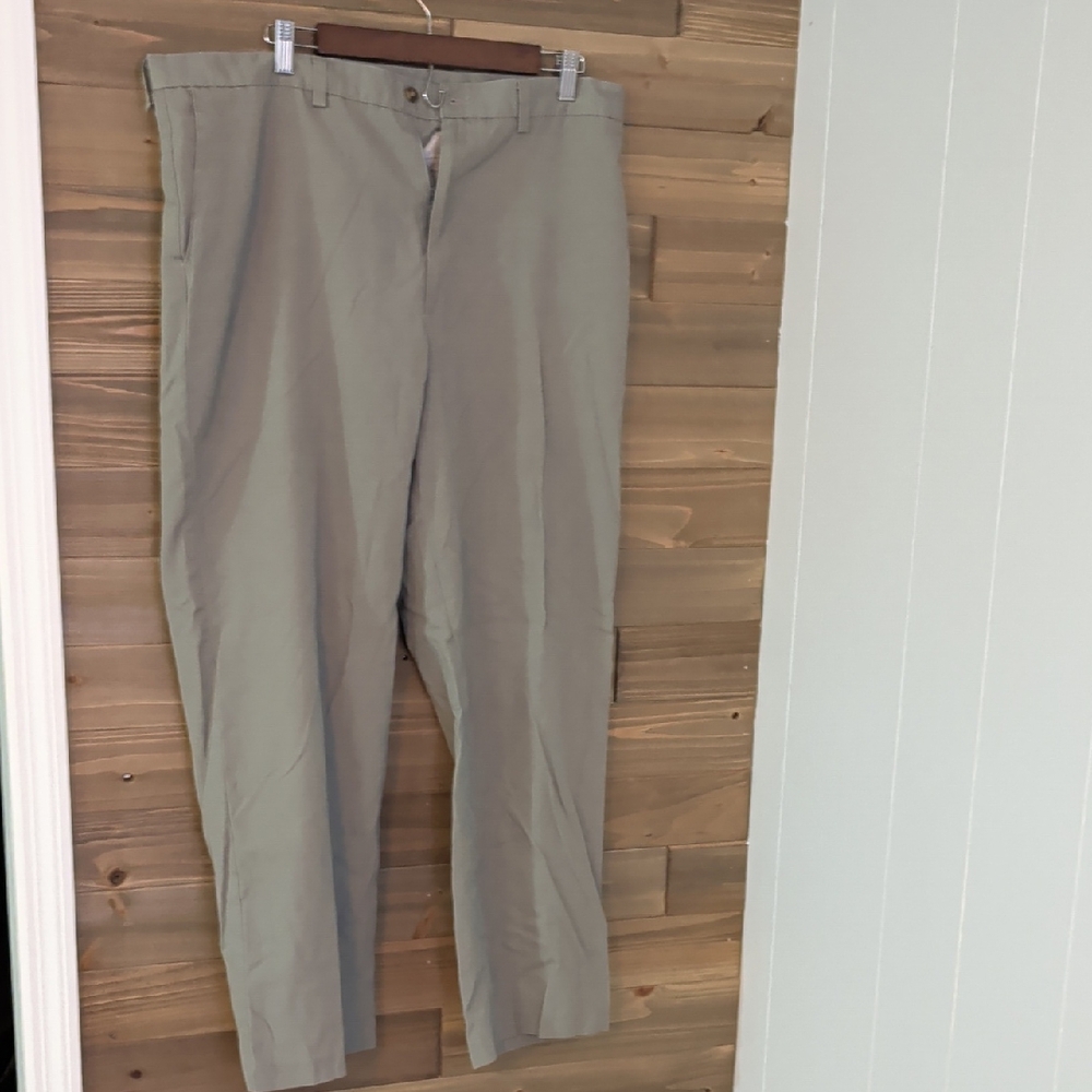 Haggar Men's Tan Chinos